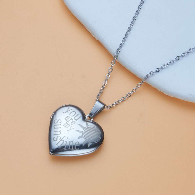 Collier Femme Cœur Personnalisé avec Boîte Album Photo – Acier Inoxydable Doré