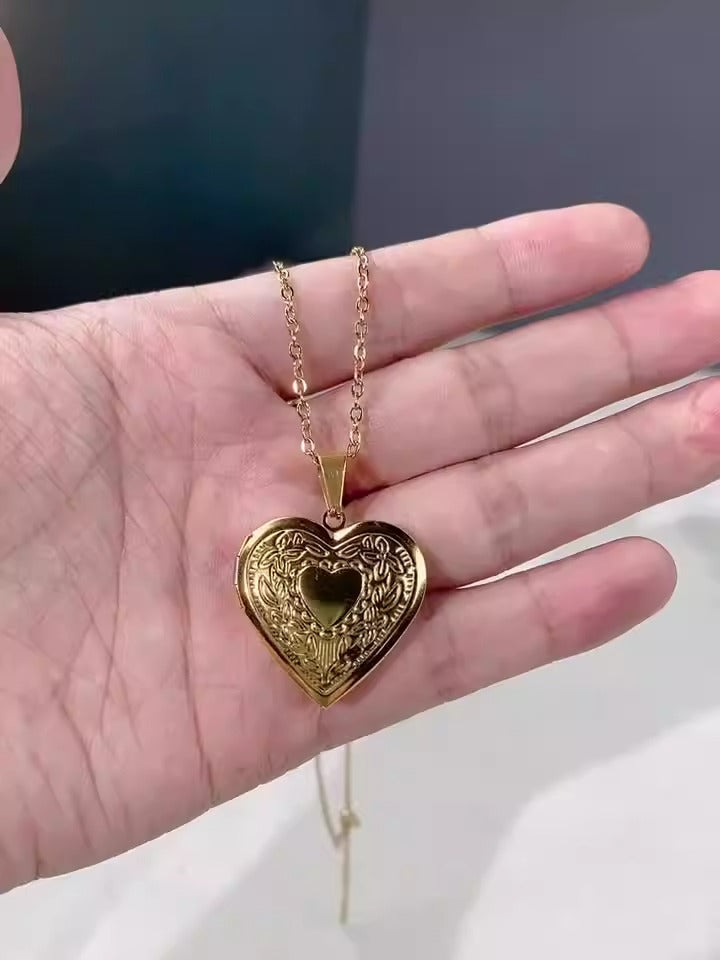 Collier Femme Cœur Personnalisé avec Boîte Album Photo – Acier Inoxydable Doré