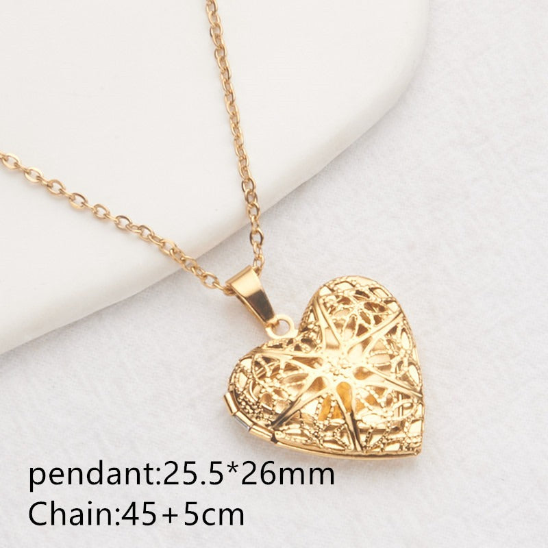 Collier Femme Cœur Personnalisé avec Boîte Album Photo – Acier Inoxydable Doré