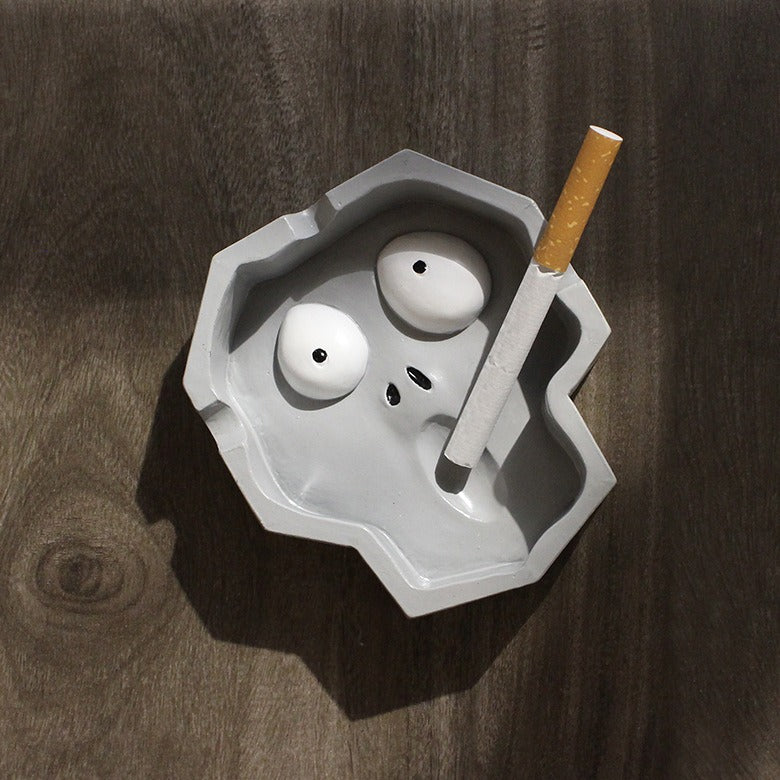 Cendrier Fantôme en Résine – Décoration de Bureau Créative et Amusante