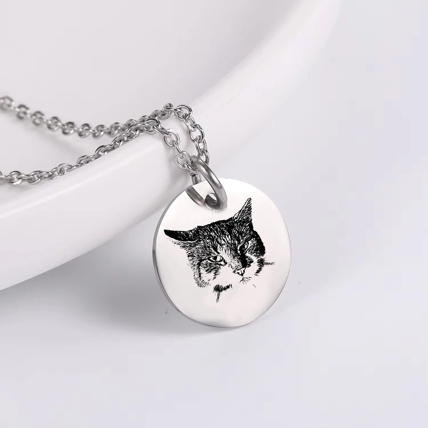 Collier Photo Animal Personnalisé Femme – Bijou Chat ou Chien avec Fleurs du Mois – Acier Inoxydable