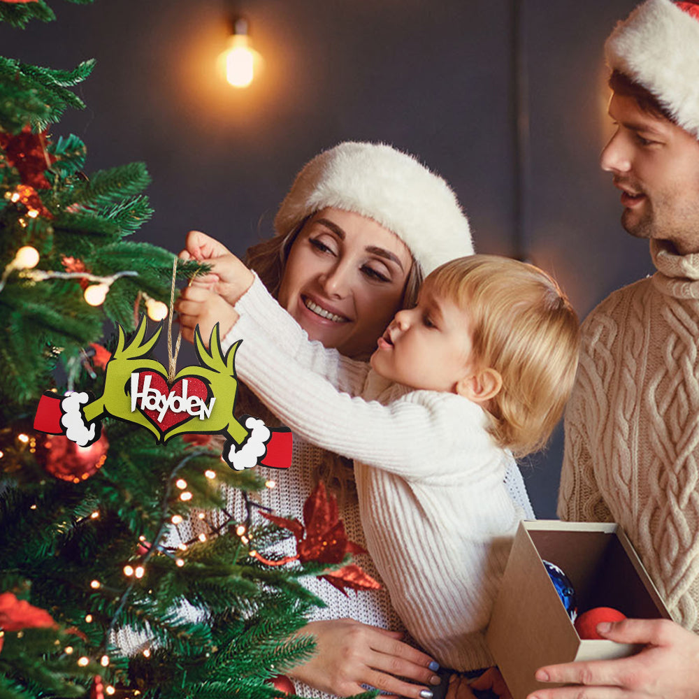 Décoration de Noël Personnalisée avec Prénom – Ornement Famille Style Grinch | Cadeau Unique et Original